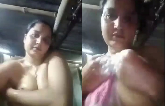 Bhabi Bathing